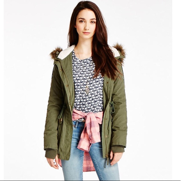 Aeropostale Lorimer NYC Top - Picture 2 of 6